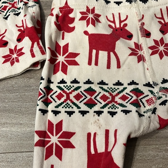 Hanna Andersson Holiday Red Fair Isle Pajamas Set - Picture 9 of 13